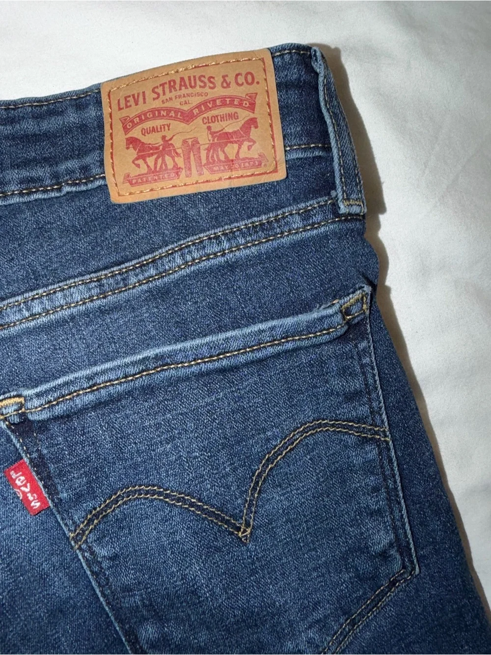 Levi's Women's Dark Blue Skinny Jeans